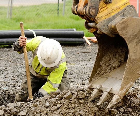 Земляные работы в Жуковском и  Московской области